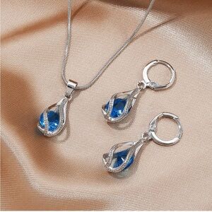 NWT Silver & Blue Jewelry Set Necklace Earrings